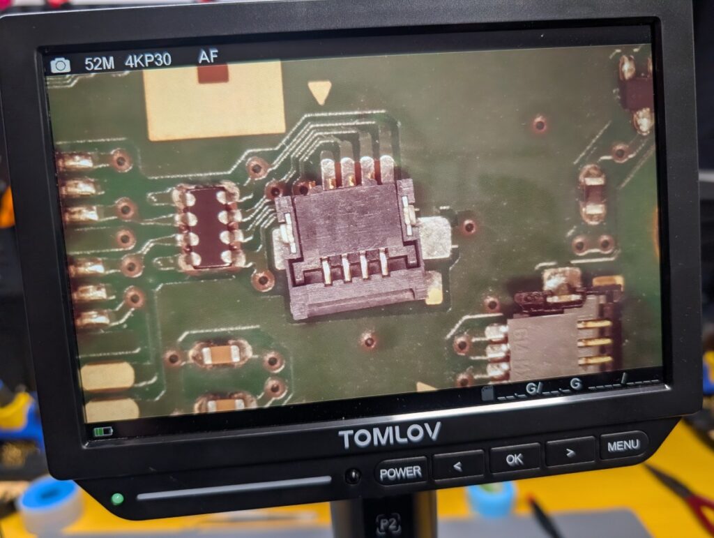 2DSのタッチパネルコネクターを交換時の写真