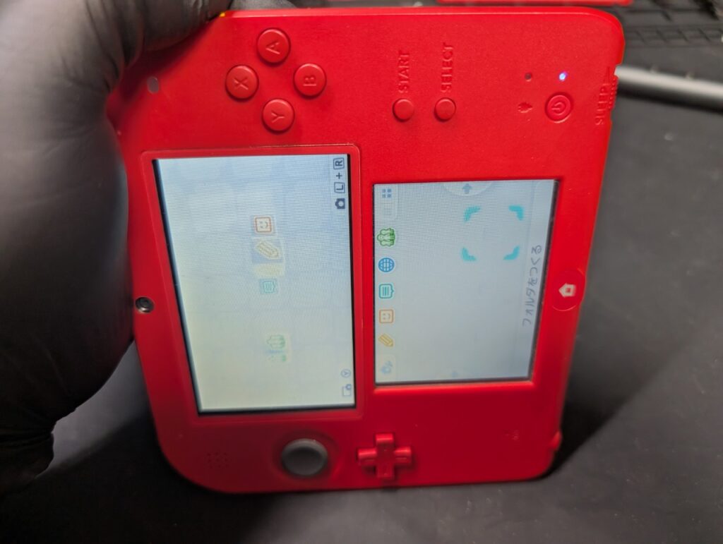 2DSのLボタンを交換した後の動作点検時の写真