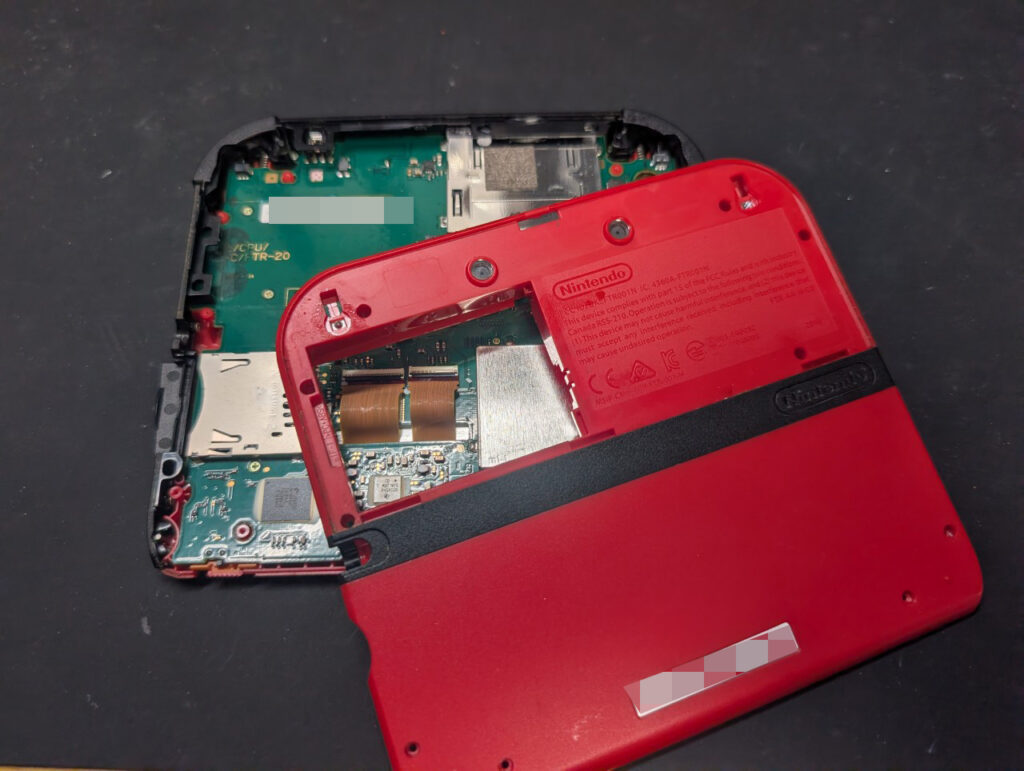 2DSのLボタンを交換した後の動作点検時の写真