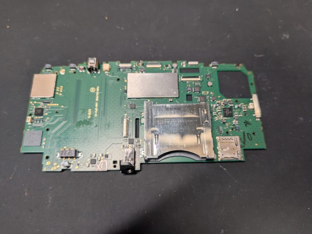 2DSLLのメイン基板の写真