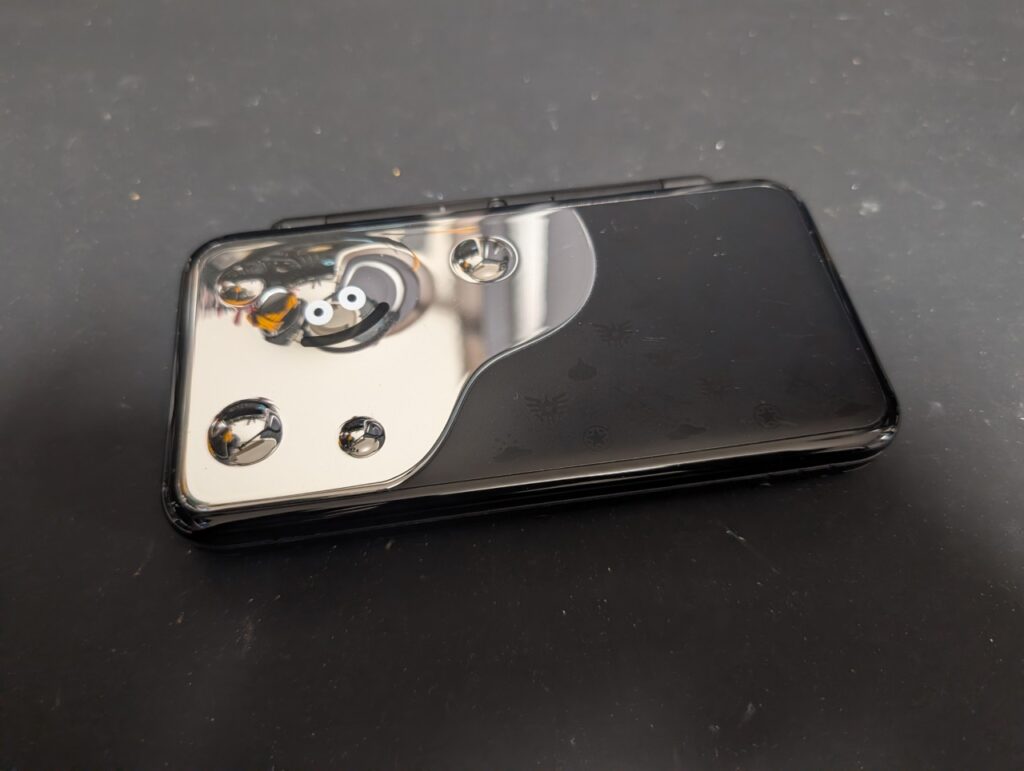 2DSLLの本体の写真