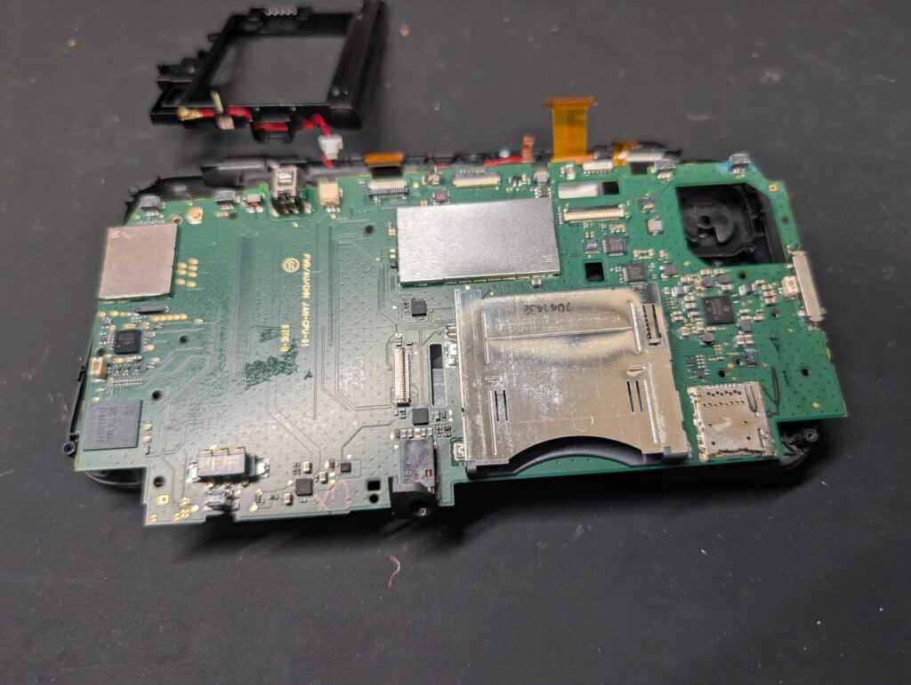 2DSLLの修理後の組み立て時の写真