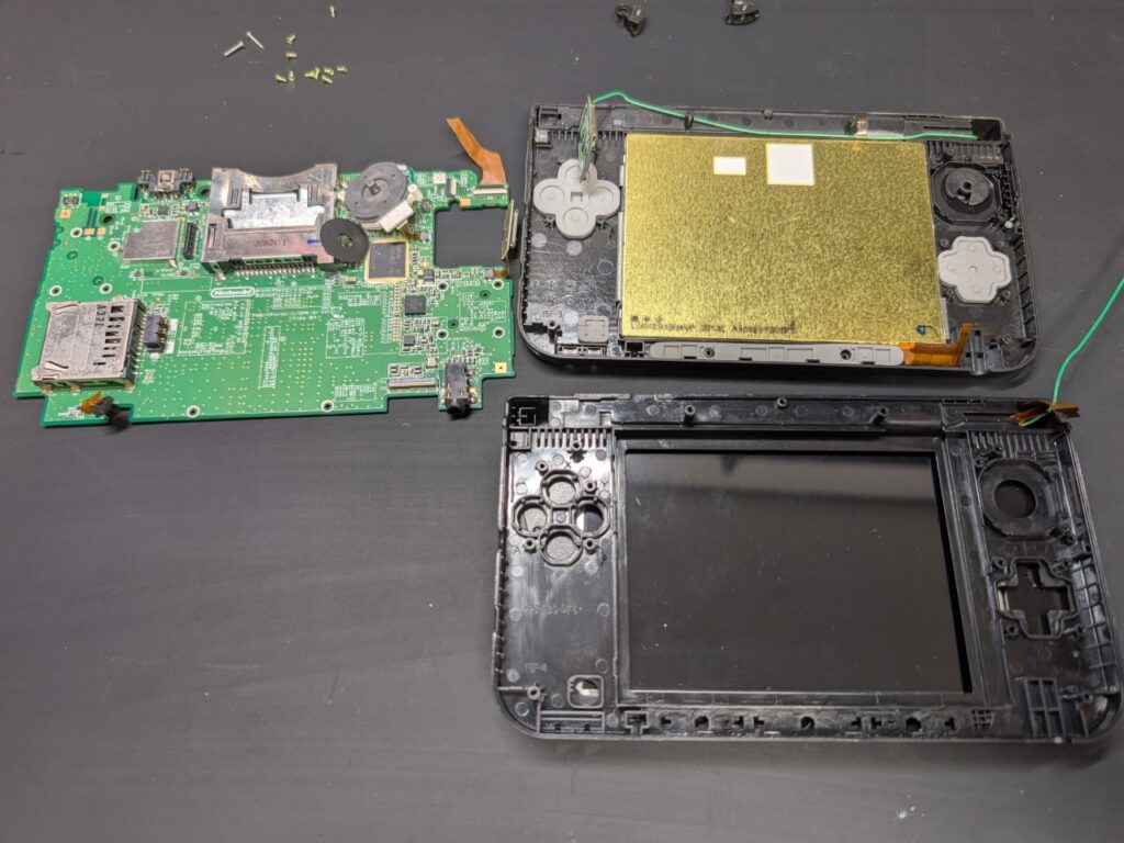 3DSLLの部品移植時の写真