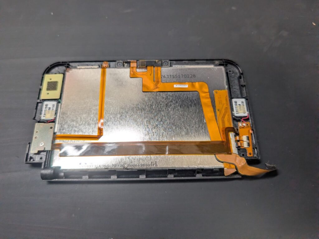 3DSLLの上画面の裏側写真