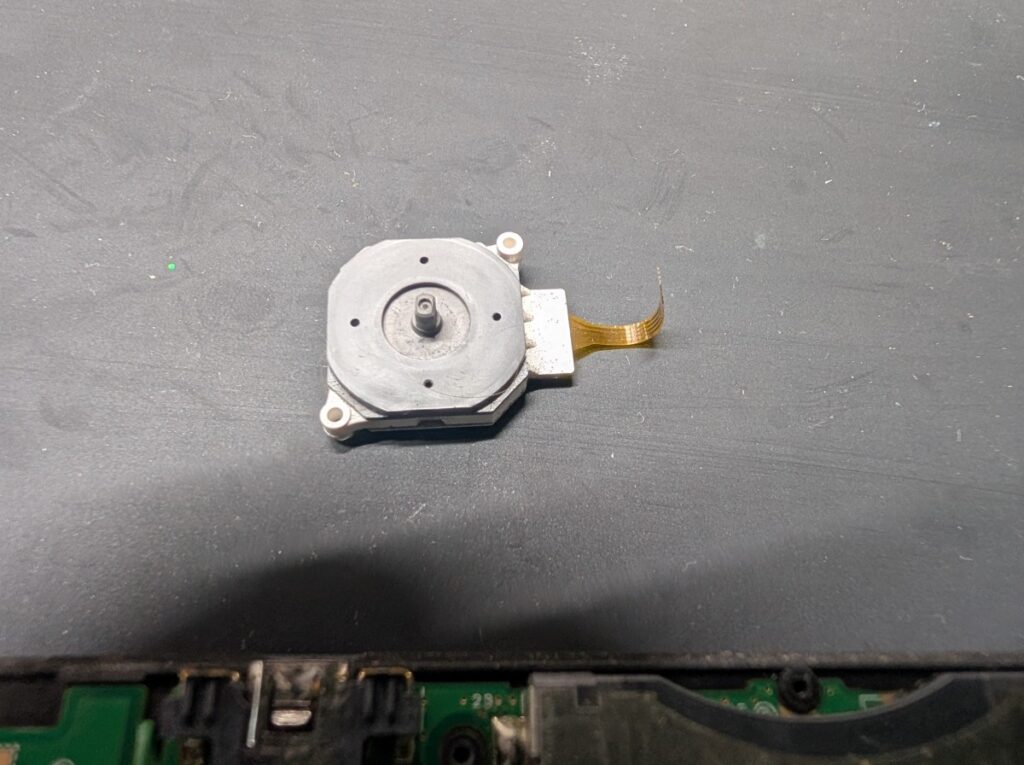 3DSLLの誤作動を起こしているスライドパッドの写真