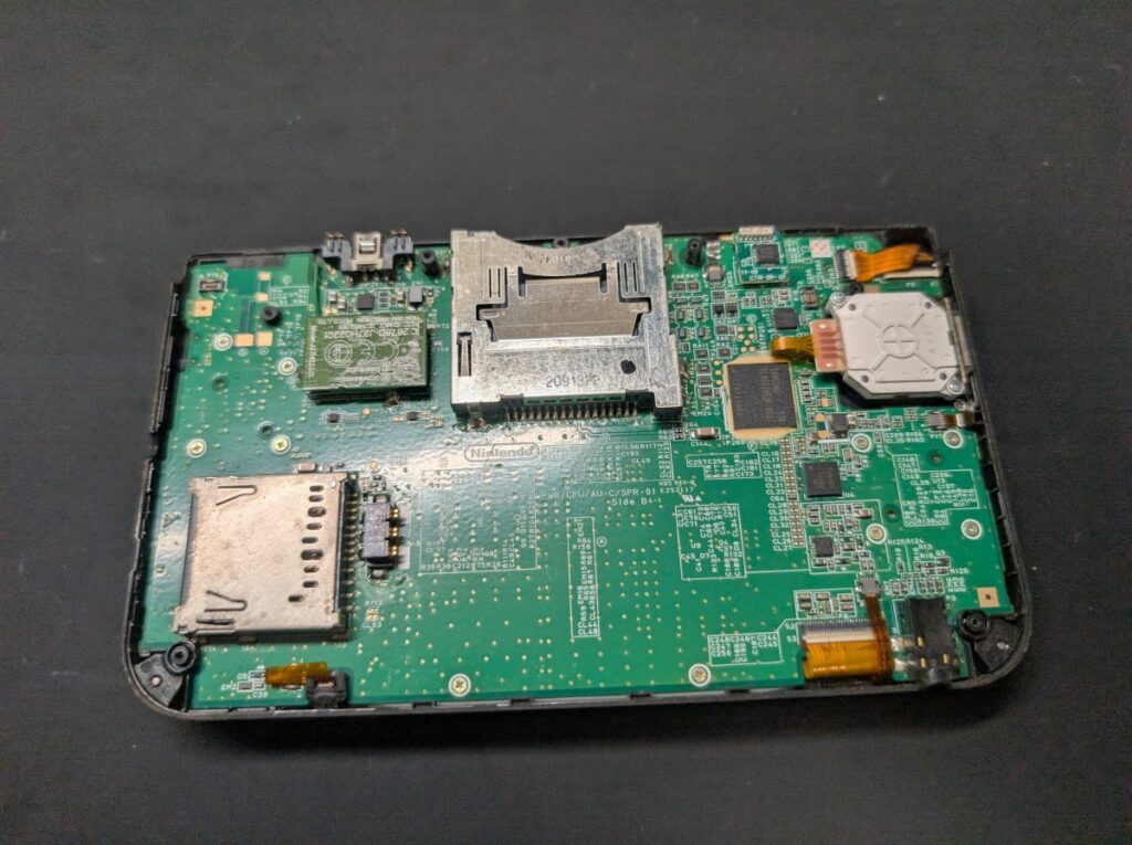 3DSLLの内部の写真