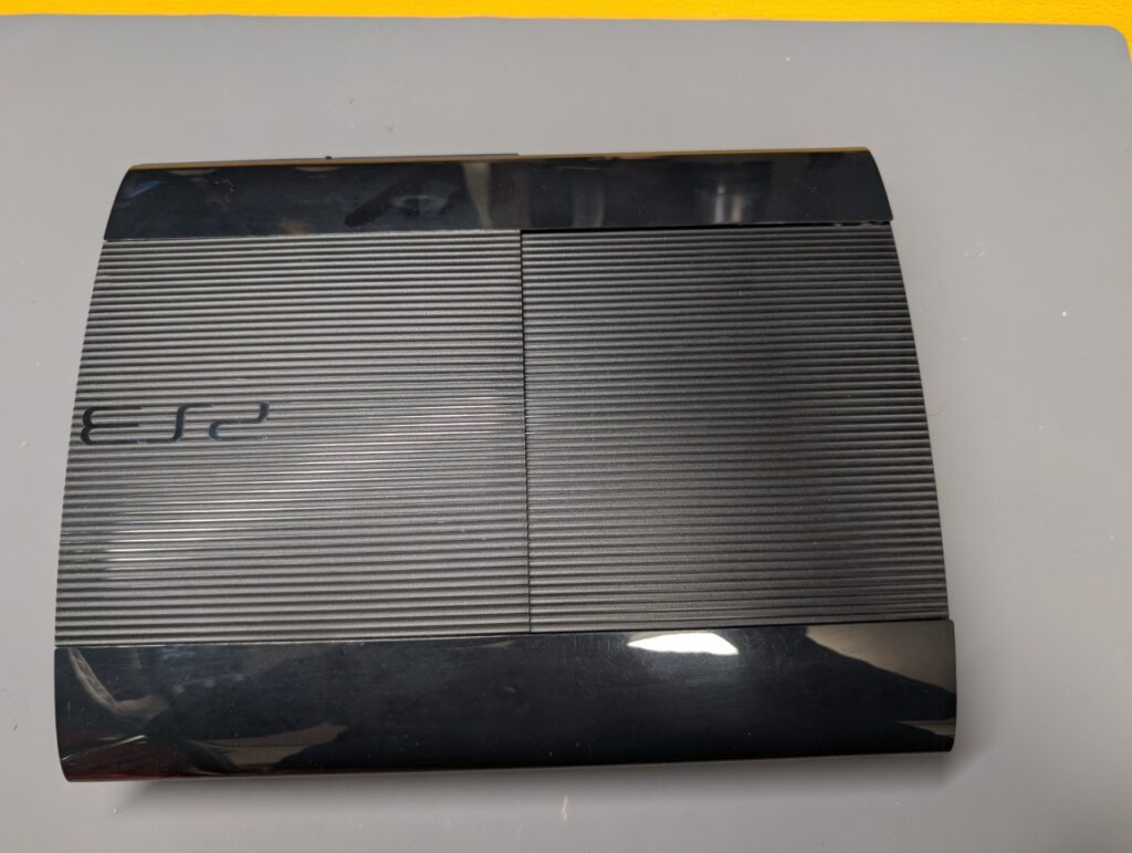 アップデートに失敗するCECH-4000Bの分解時の写真