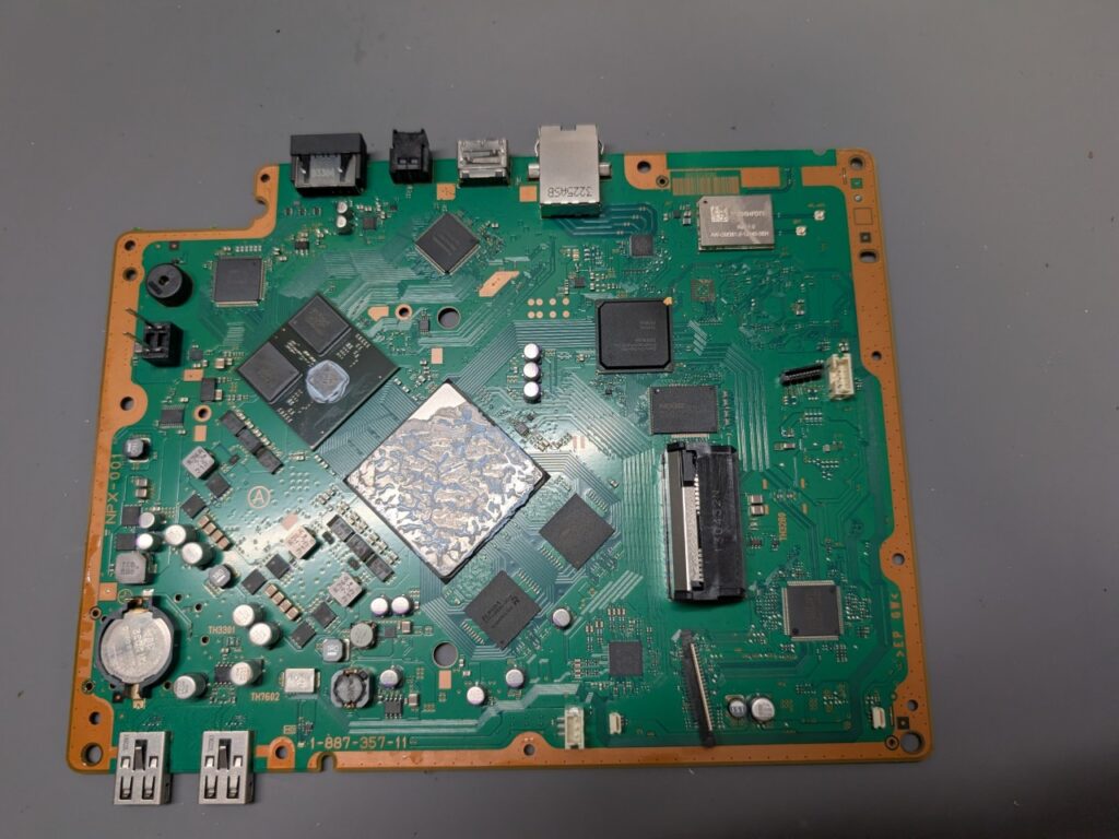 CECH-4000Bのメイン基板の写真