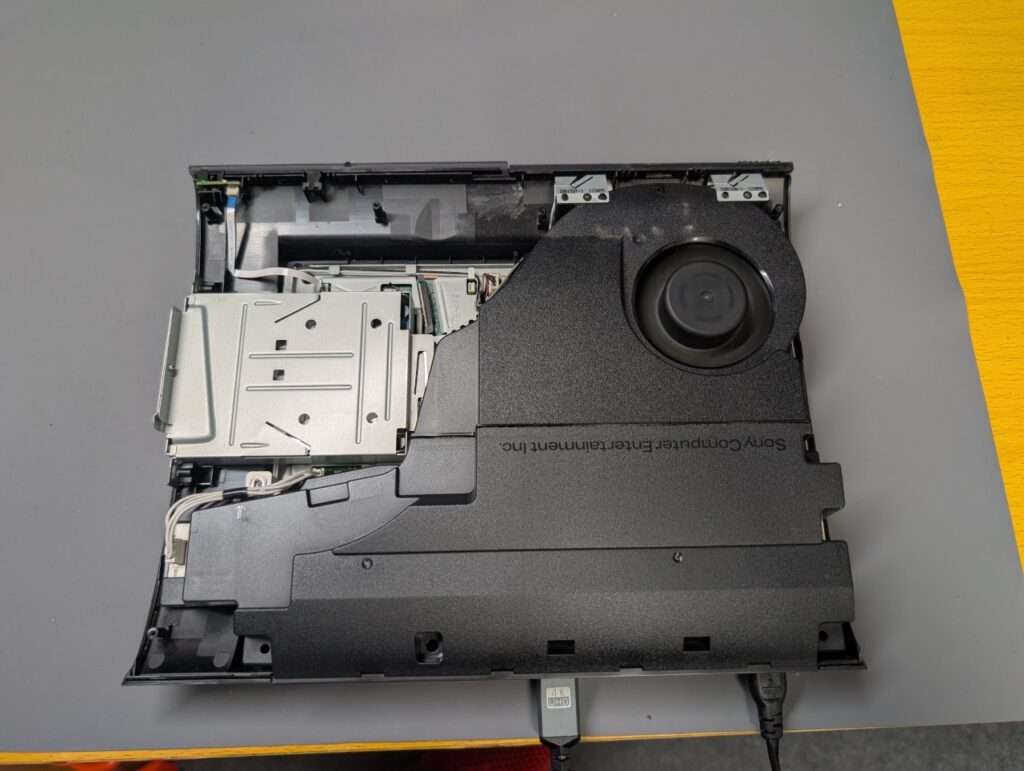 CECH-4000Cの修理後の動作点検時の写真