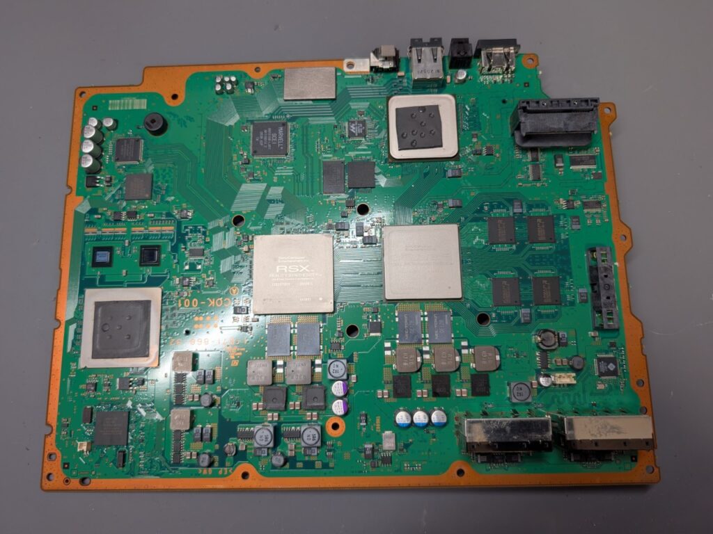 ゲームプレイ中に電源が落ちてしまうCECHA00のメイン基板の写真