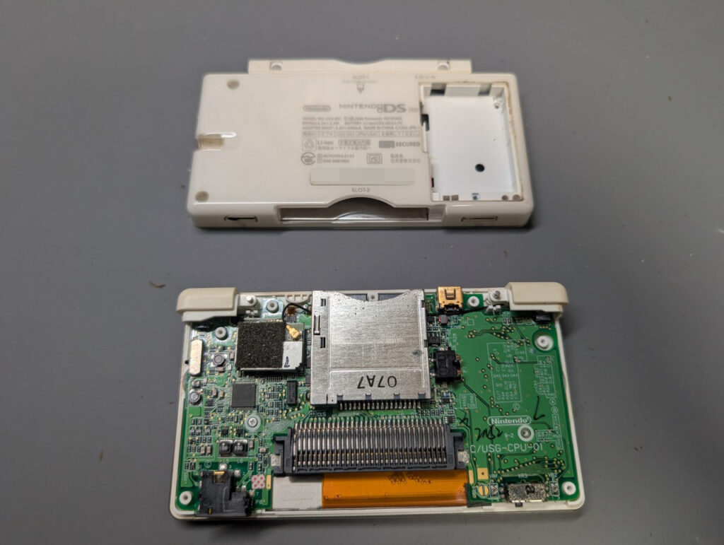 DS Liteの分解時の写真