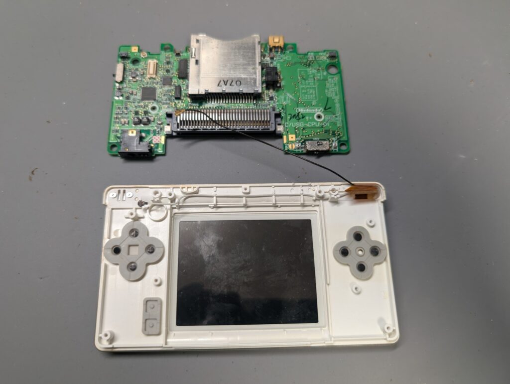 DS Liteの基板取外し後の写真