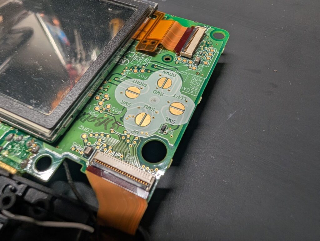 DS Liteのボタン接点部の修理時の写真　ABXYボタン