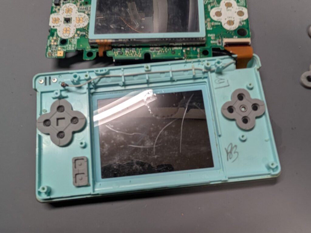 DS Liteのボタンラバー交換後の写真