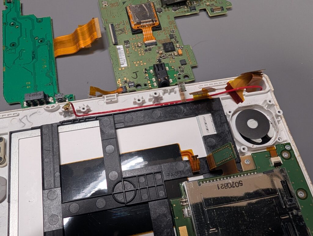 NEW3DSLLの上下分離時の写真