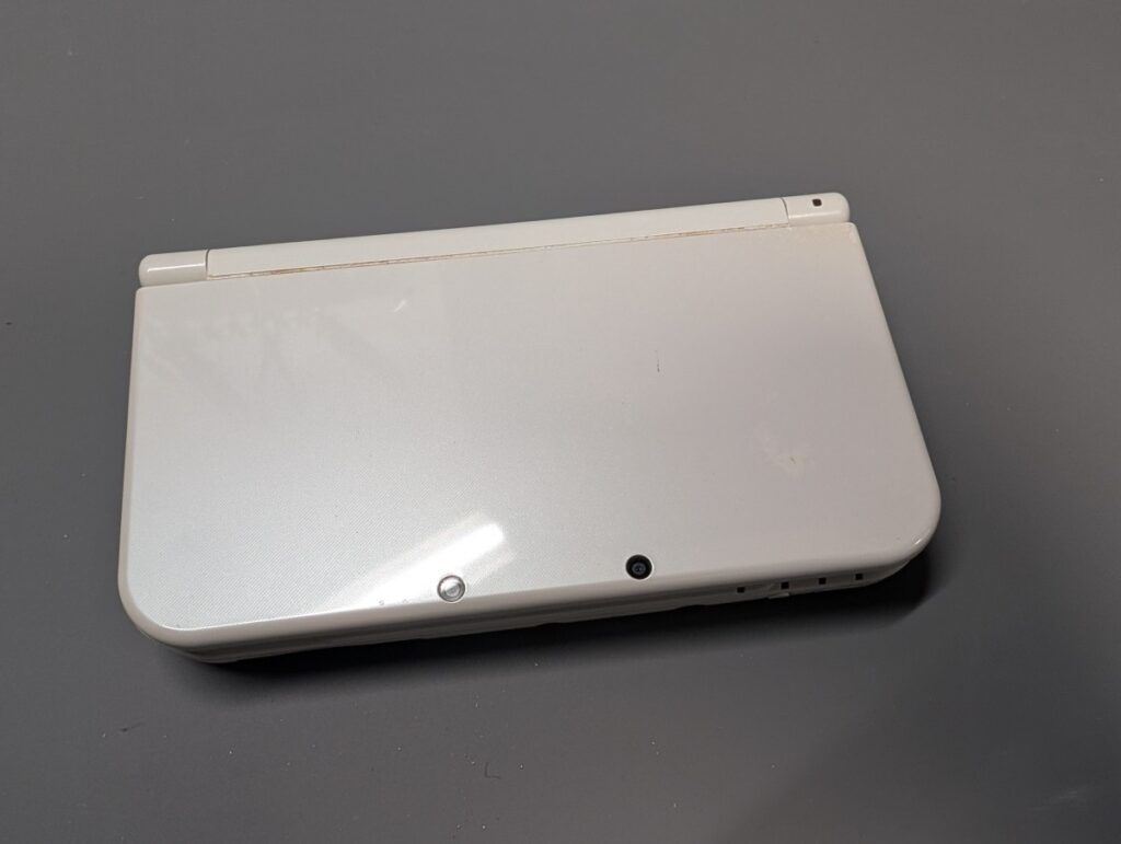NEW3DSLLの上カバー取り外し時の写真