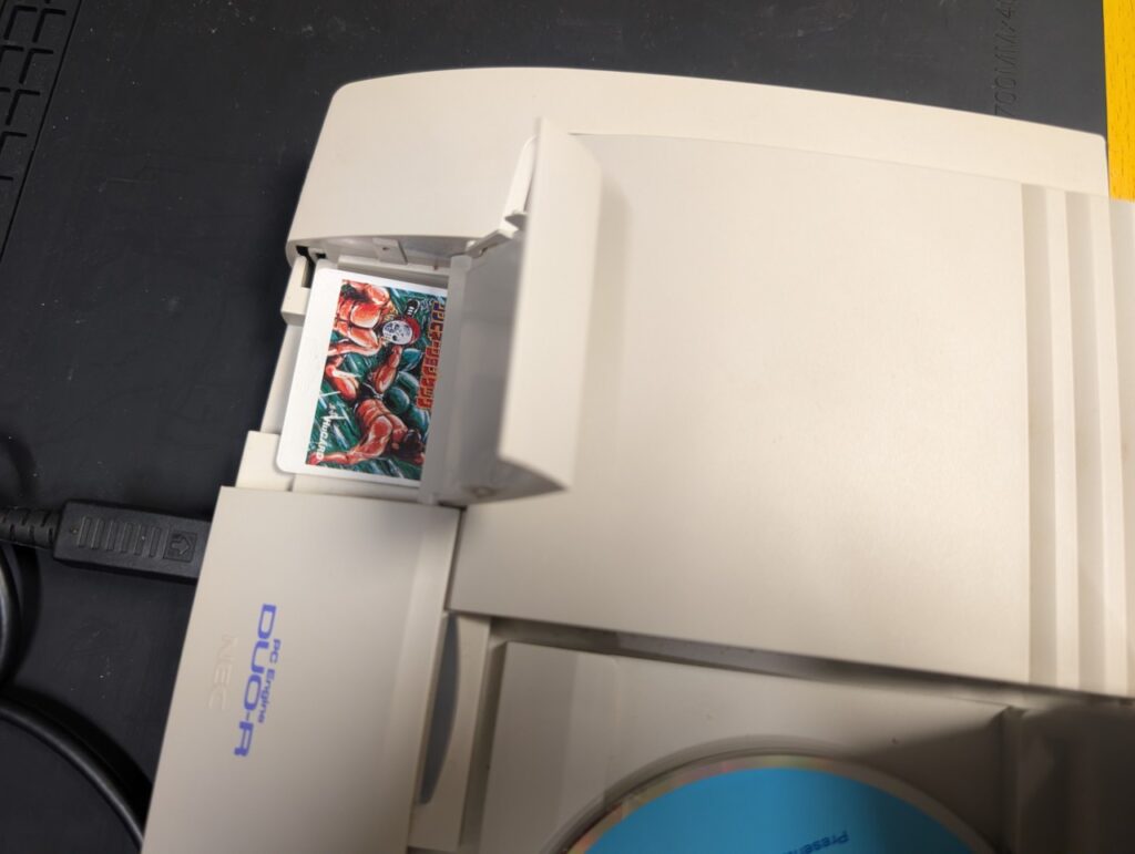 PCエンジンDUO-Rの基板修理後のHuカード読み込み確認時の写真