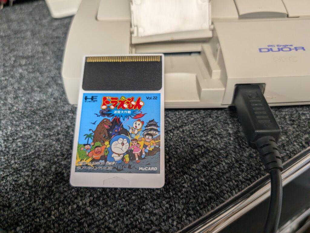 PCエンジンDUO-Rの基板修理後のHuカード読み込み確認時の写真