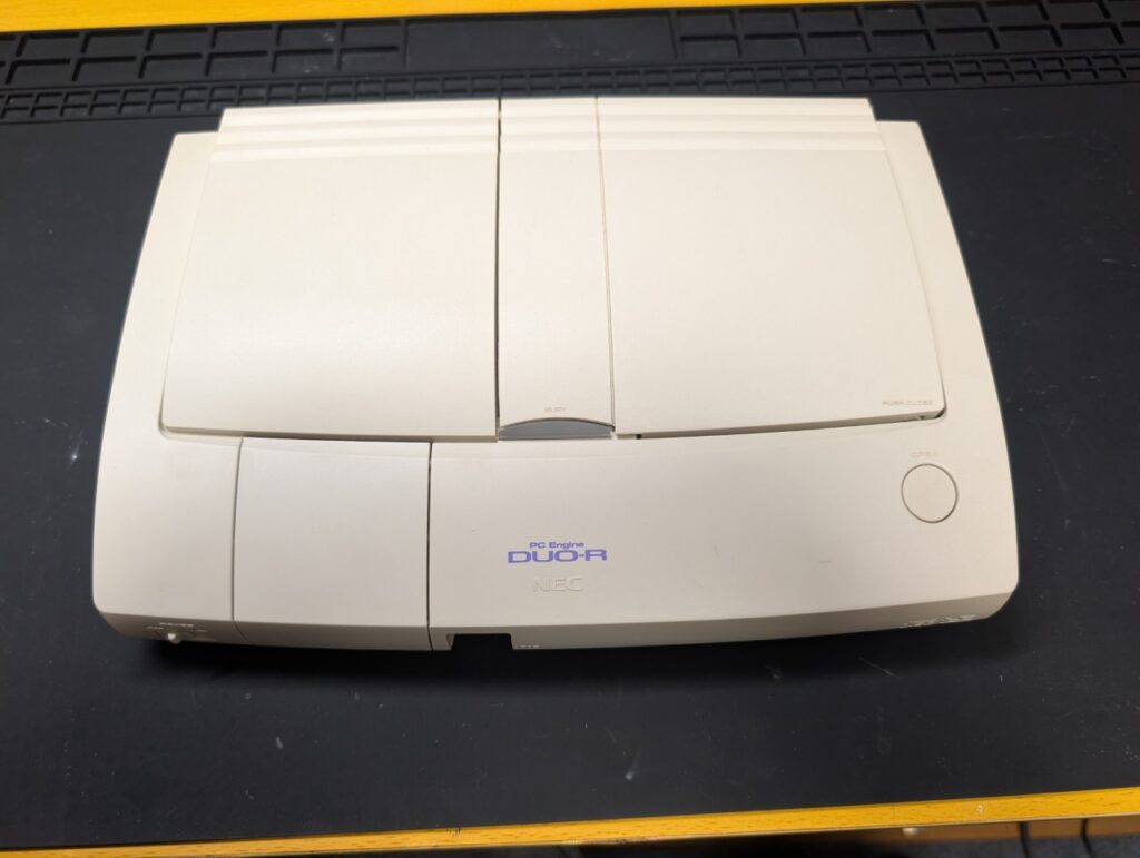 電源が入らないPCエンジンDUO-Rの写真