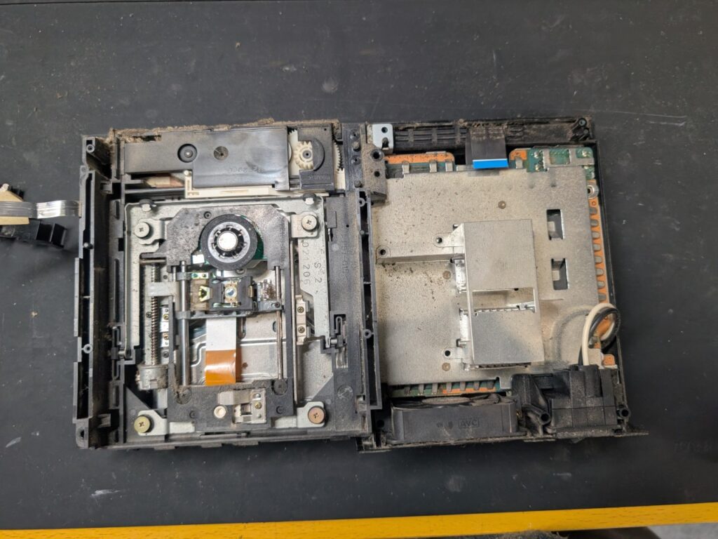 SCPH-39000の分解時の写真