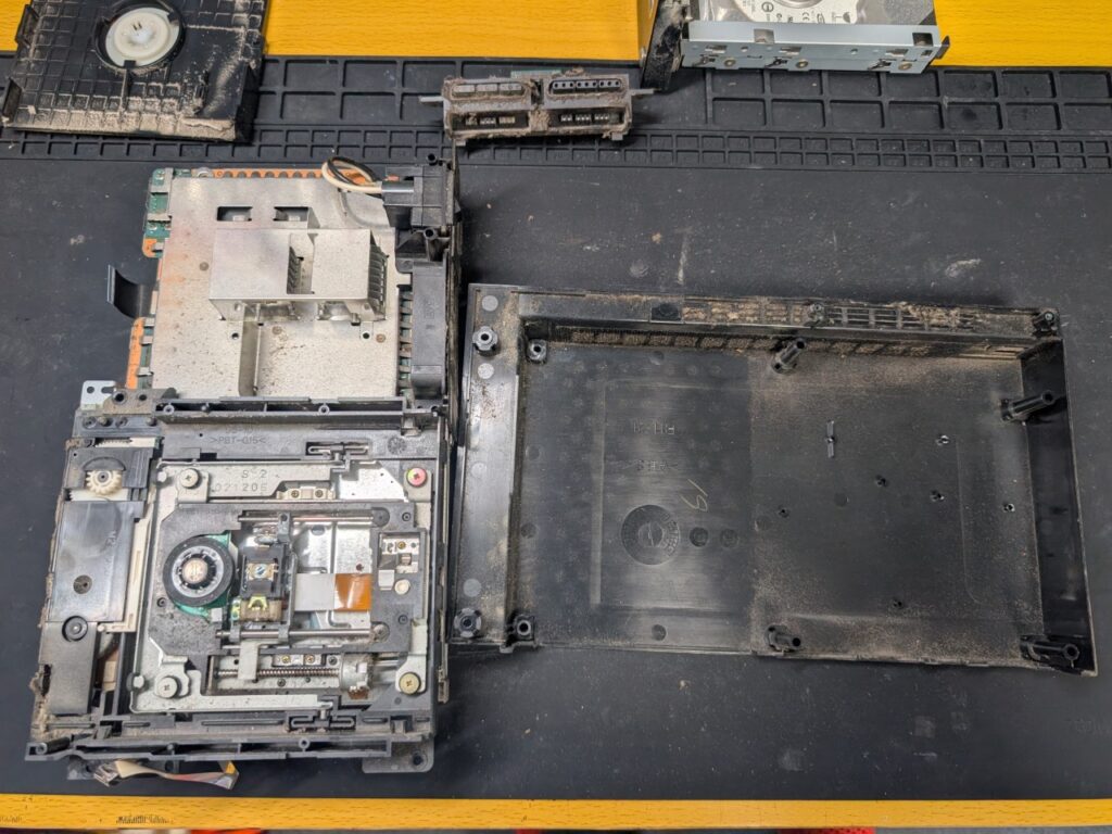 SCPH-39000の分解時の写真