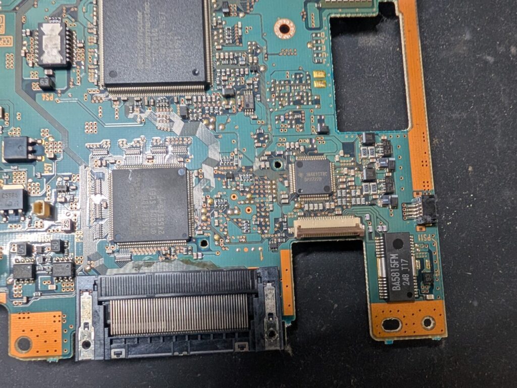 SCPH-39000のメイン基板修理時の写真