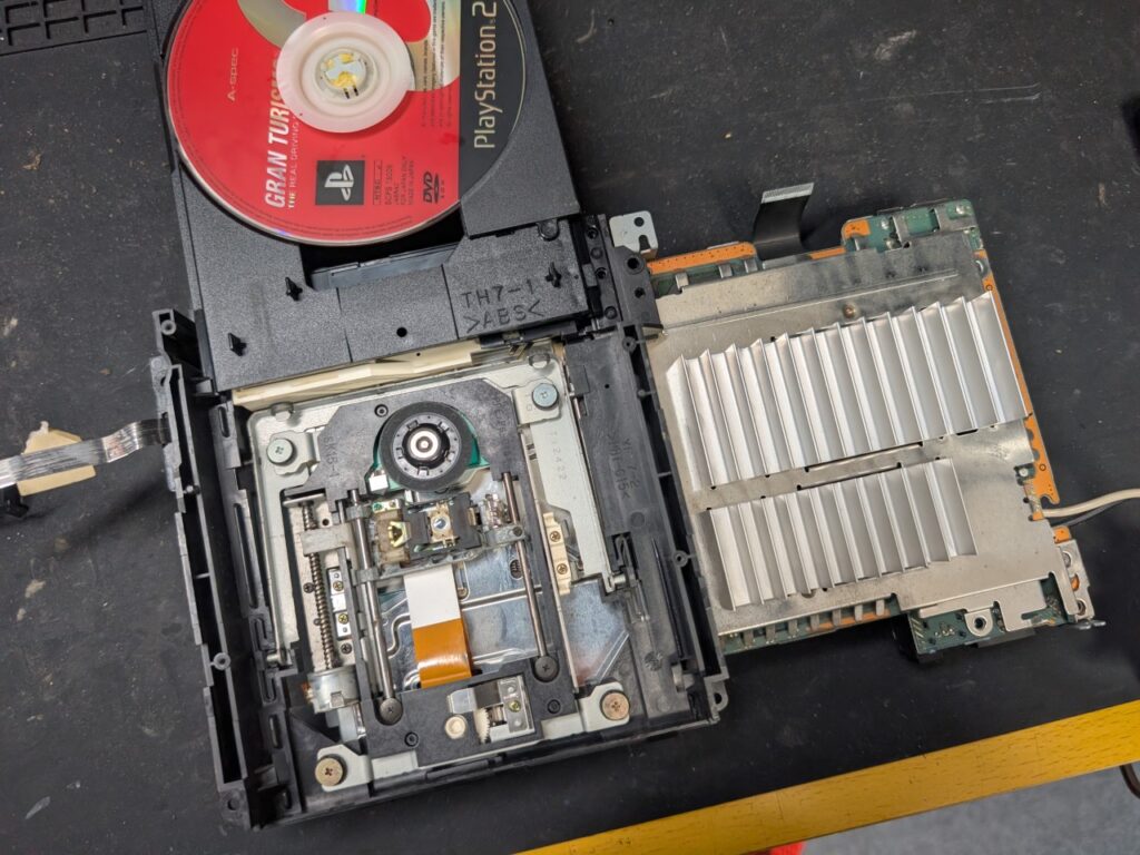 SCPH-39000のピックアップレンズ交換時の写真