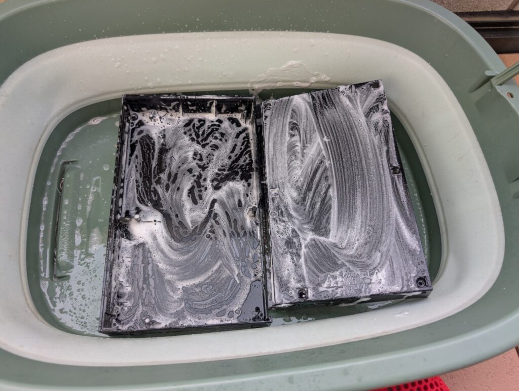 SCPH-50000の外装洗浄中の写真