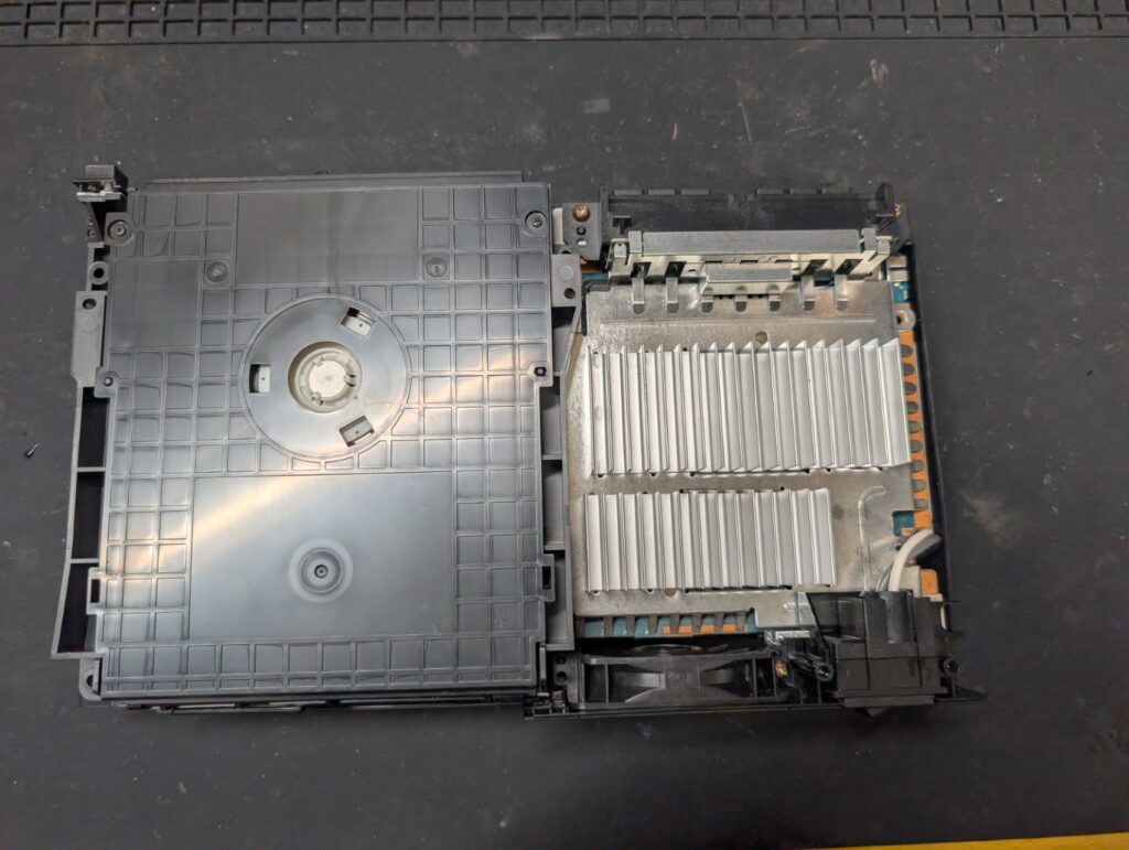 SCPH-50000の組み立て時の写真