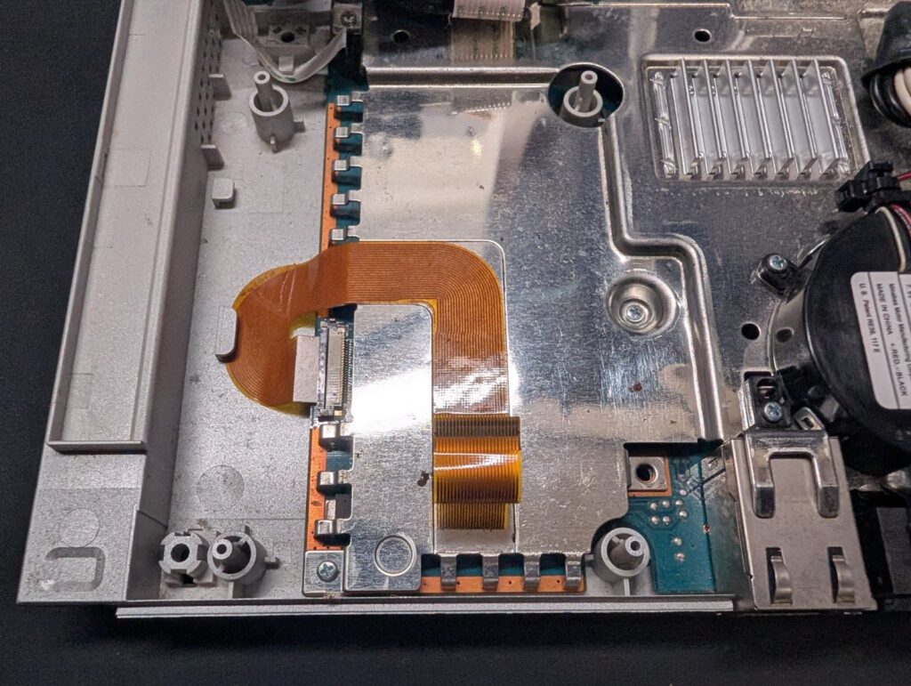 SCPH-90000のピックアップレンズケーブル交換時の写真