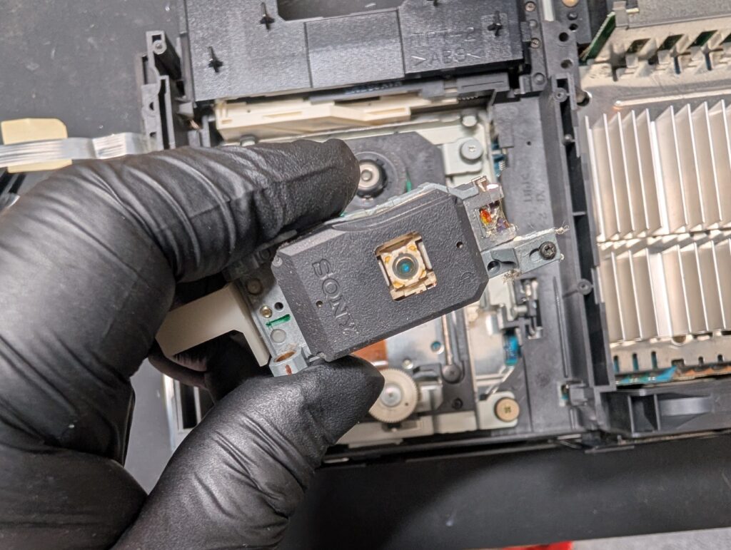 SCPH-30000のピックアップレンズ交換時の写真