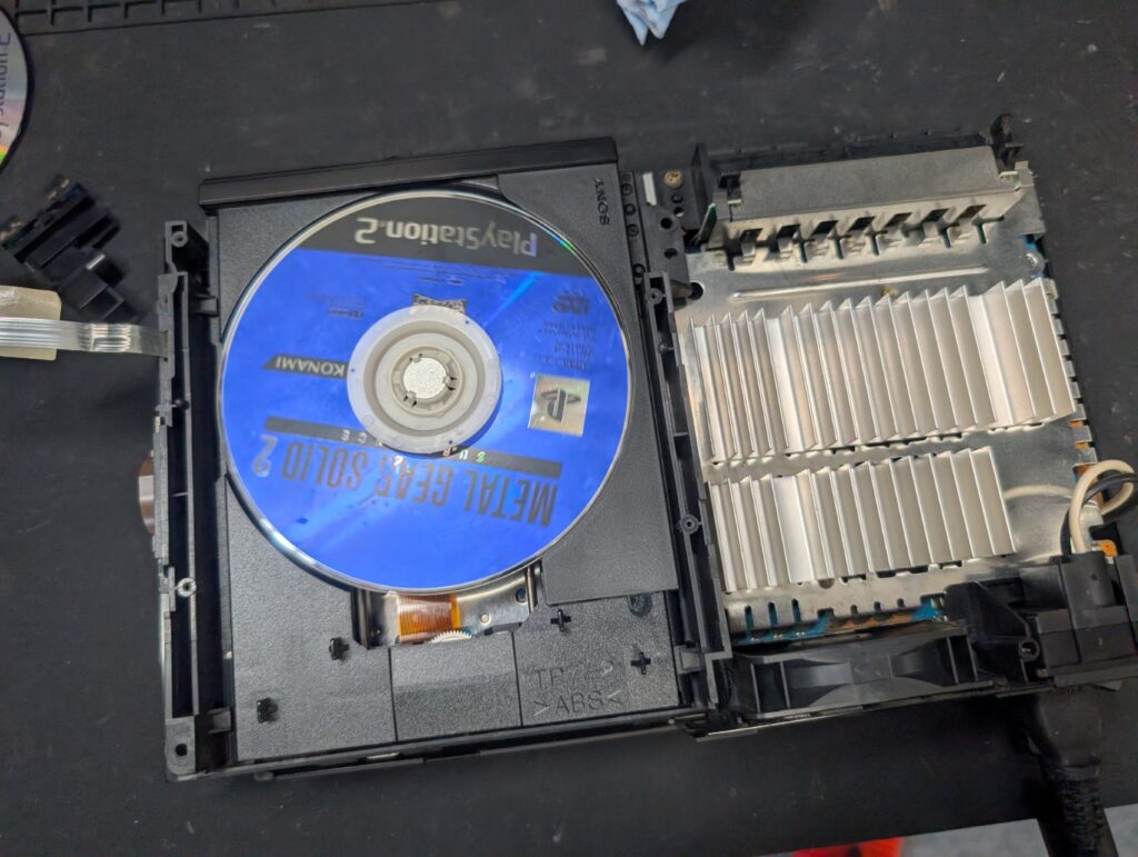 SCPH-30000のピックアップレンズ交換後の動作確認時の写真