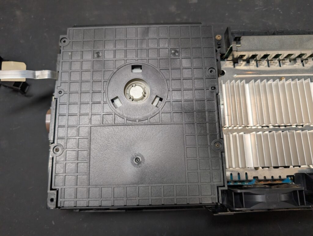 SCPH-30000のディスクドライブの写真