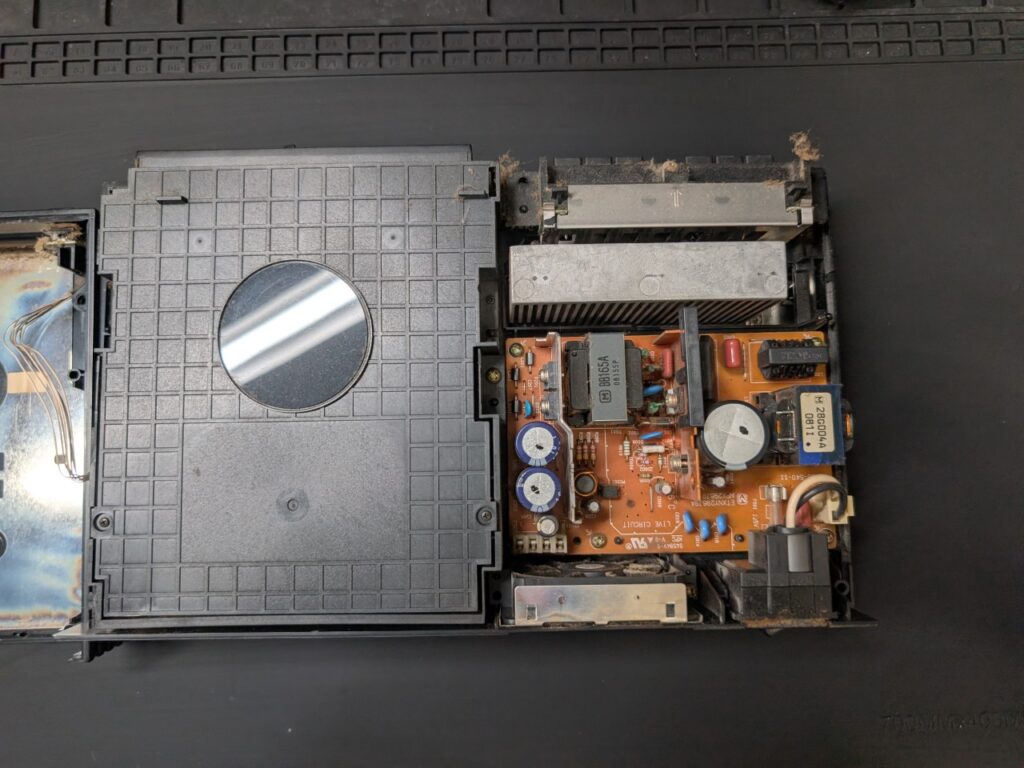 SCPH-18000の内部の写真