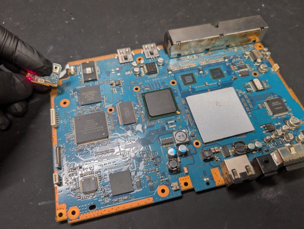 SCPH-70000の基板修理後の動作点検時の写真