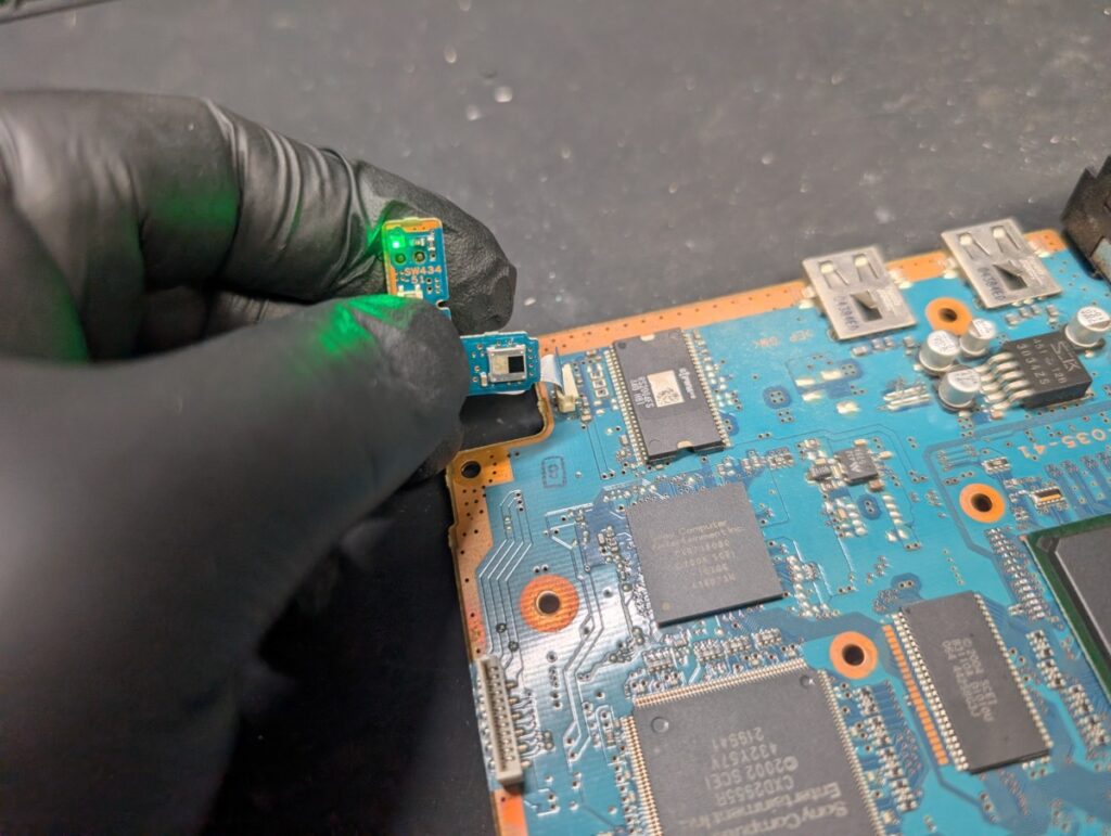 SCPH-70000の基板点検後の動作点検時の写真