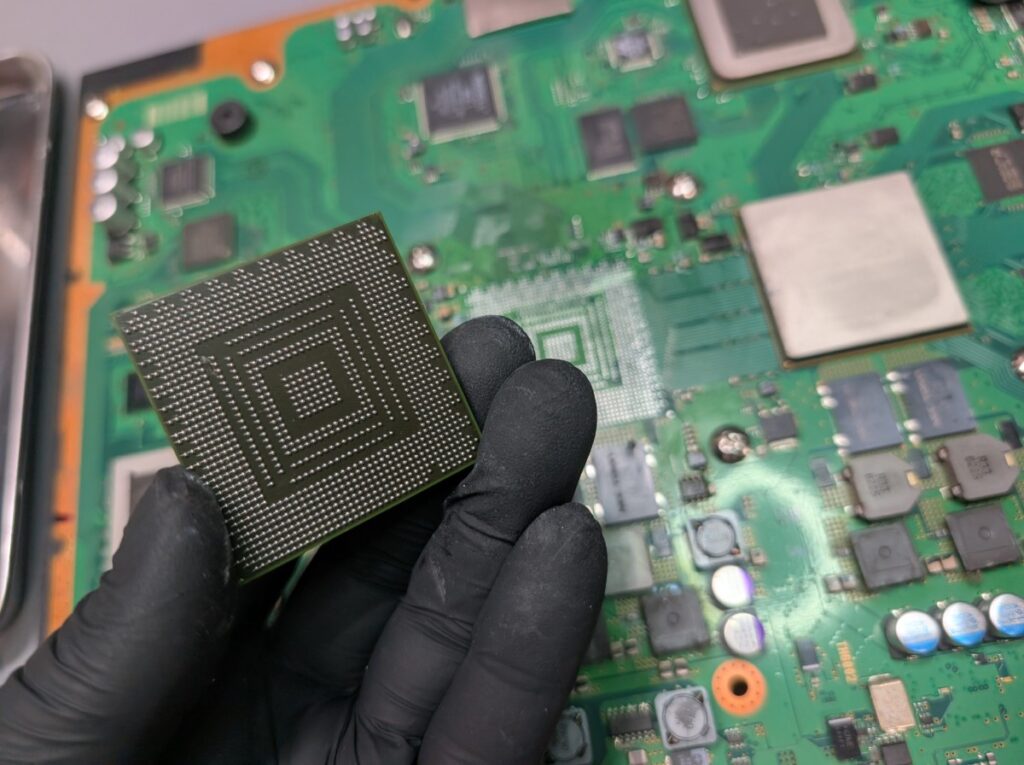 CECHA00のRSXにハンダを乗せた後の写真