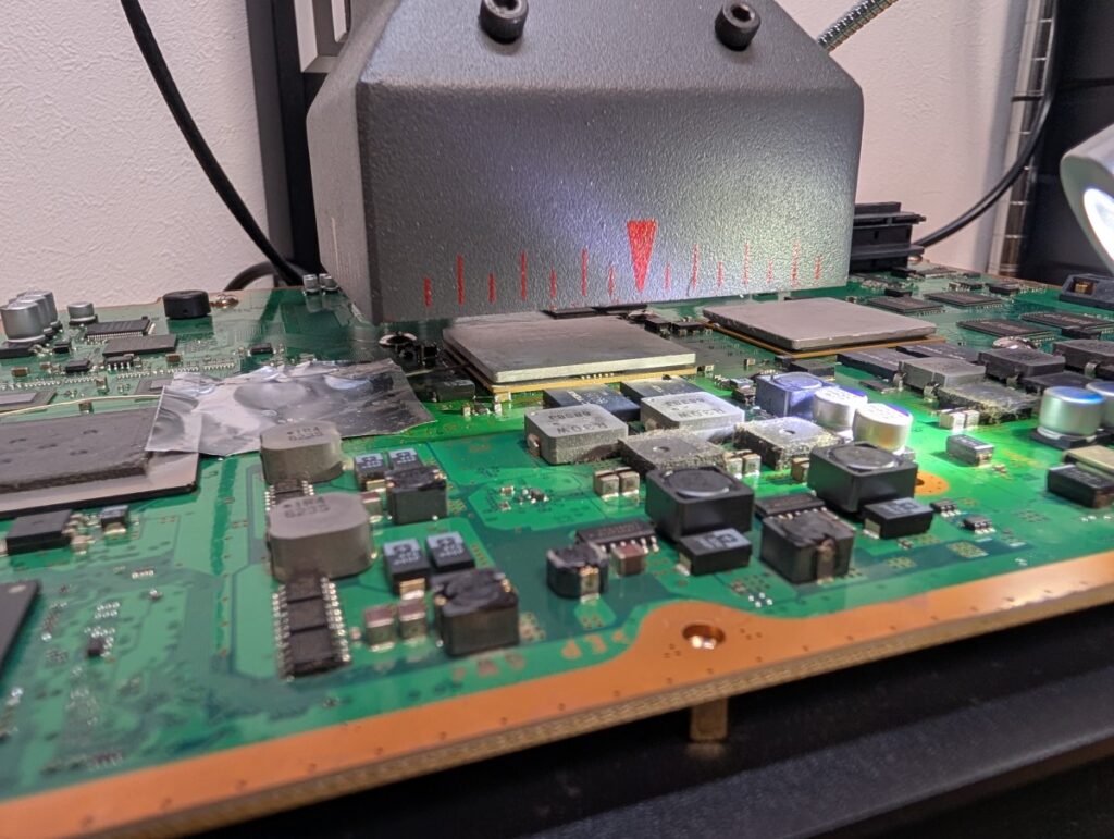CECHA00のメイン基板にRSXを取り付けている時の写真