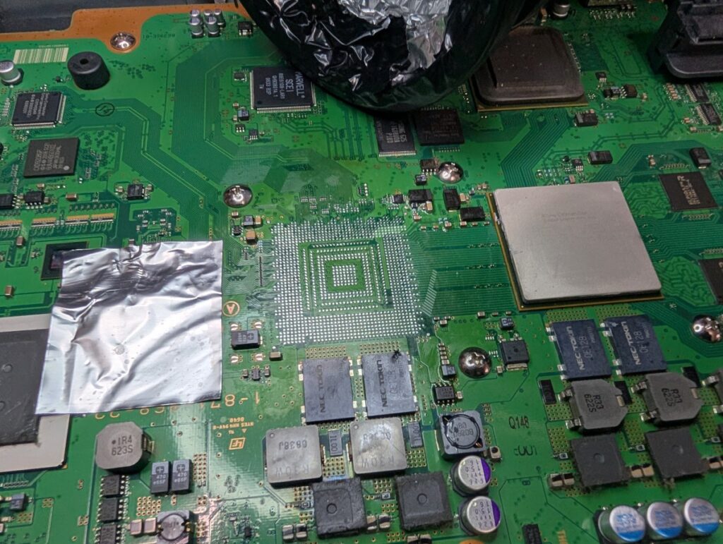 CECHA00のRSX取り外し後のメイン基板に残ったハンダを除去後の写真