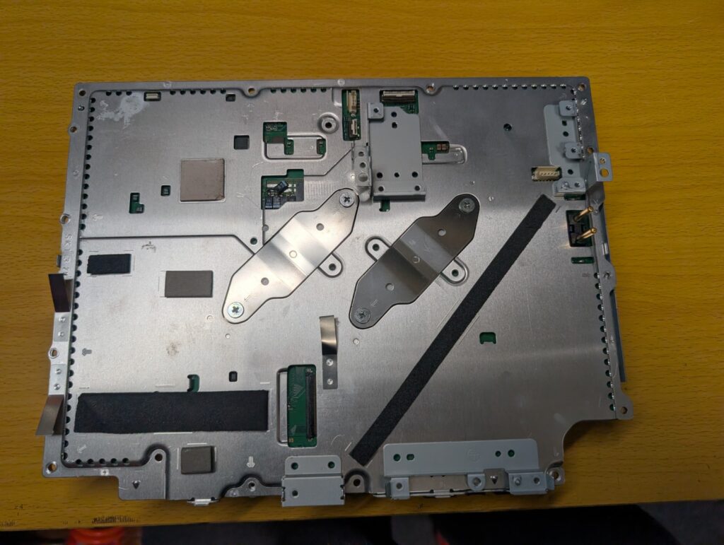 CECHA00のRSXの取り外し前の準備中の写真