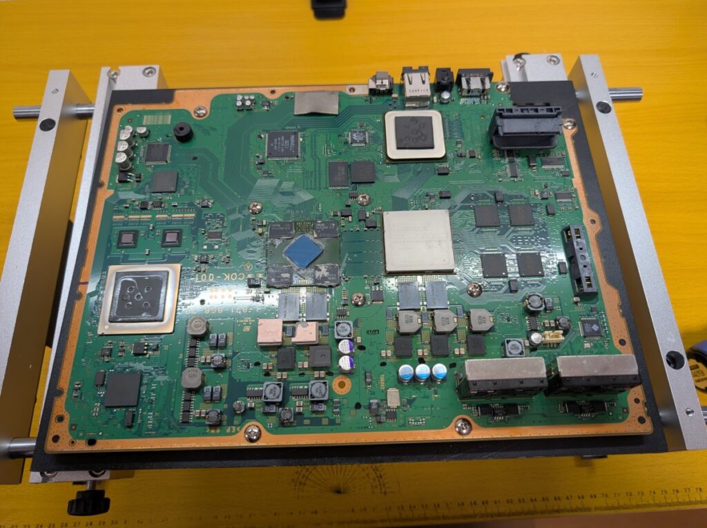 CECHA00のRSXの取り外し前の準備中の写真