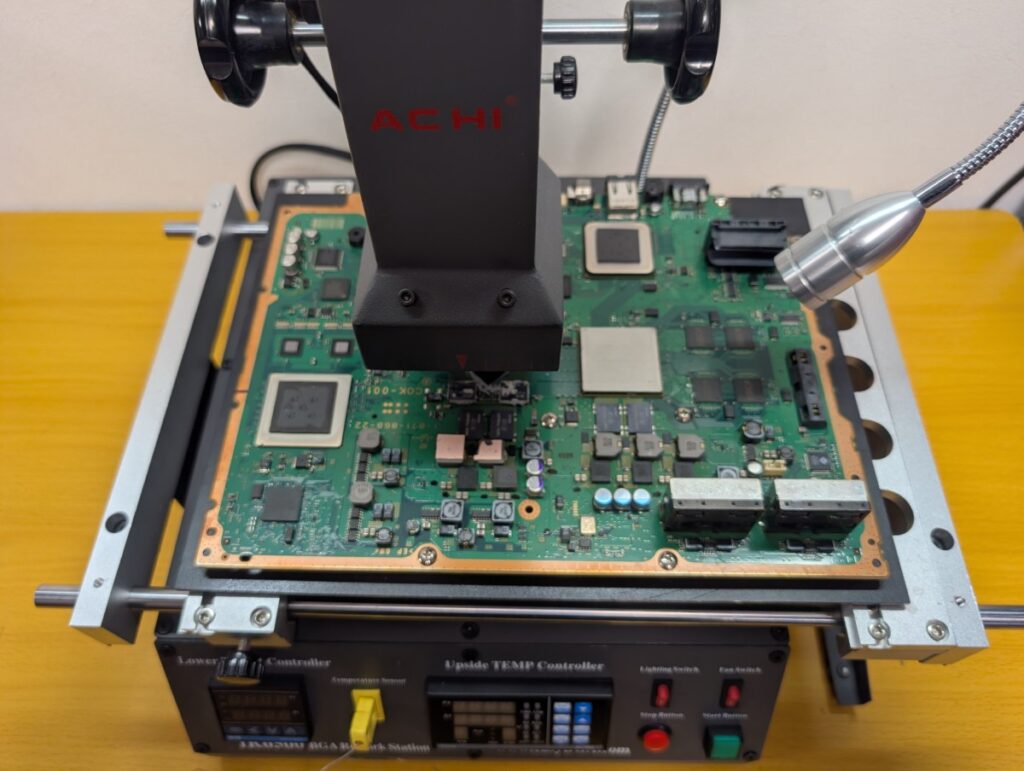 CECHA00のRSXの取り外し前の準備中の写真