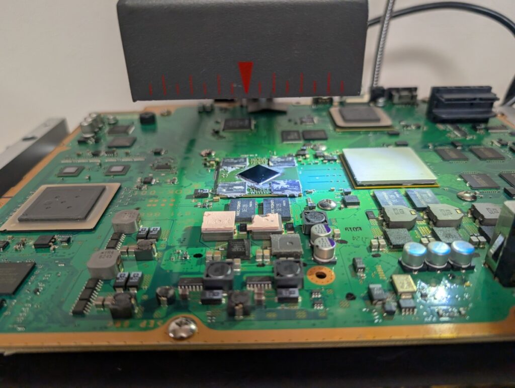 CECHA00のRSXの取り外し前の準備中の写真