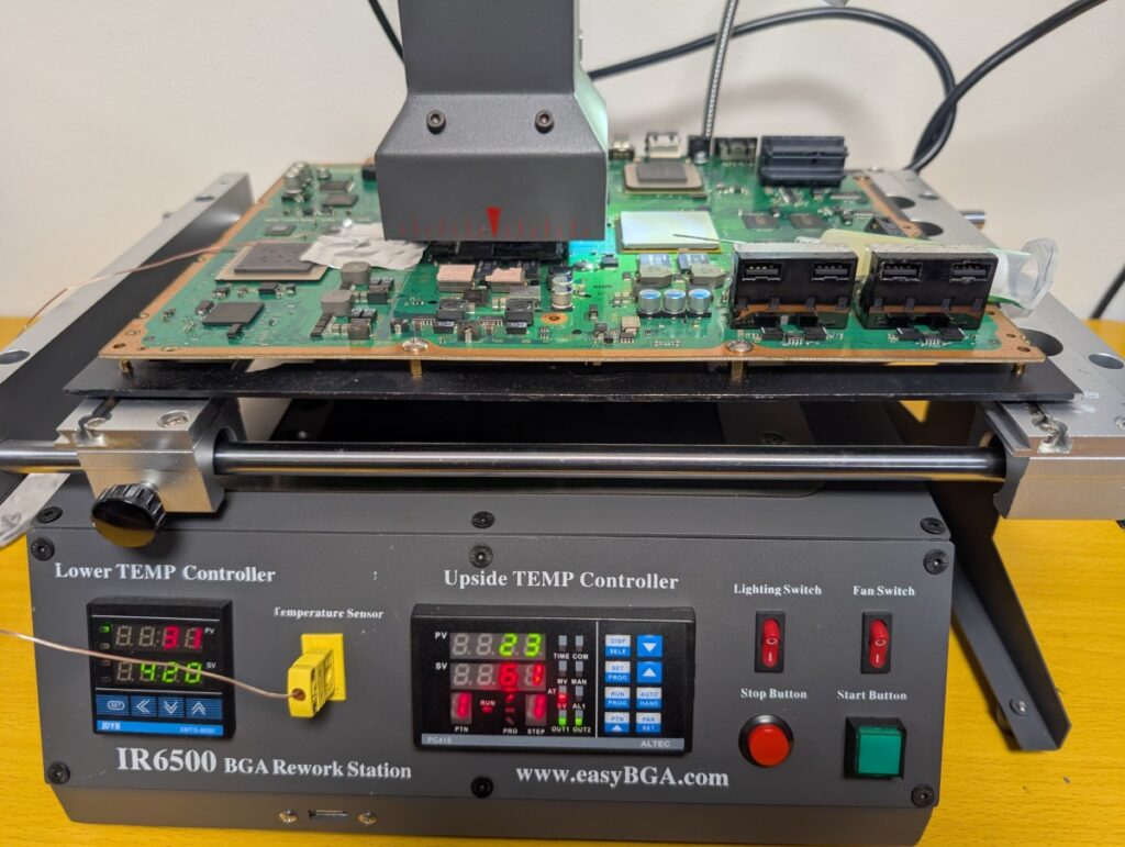 CECHA00のRSXの取り外し中の写真