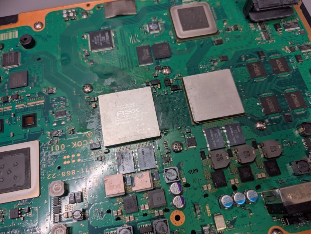 CECHA00のメイン基板に新しいRSXを取り付けたときの写真