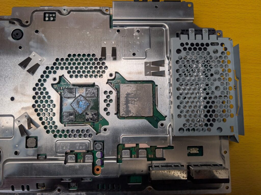 CECHA00のシールドプレートの写真