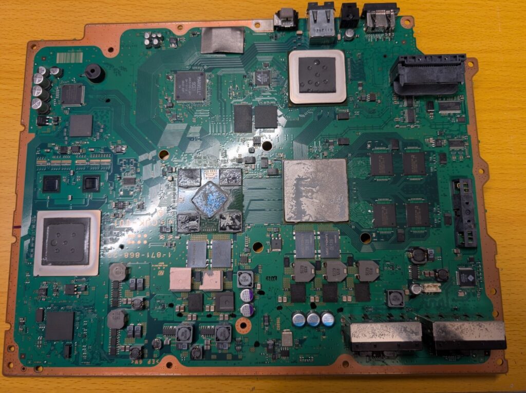 CECHA00のメイン基板の写真
修理前の写真