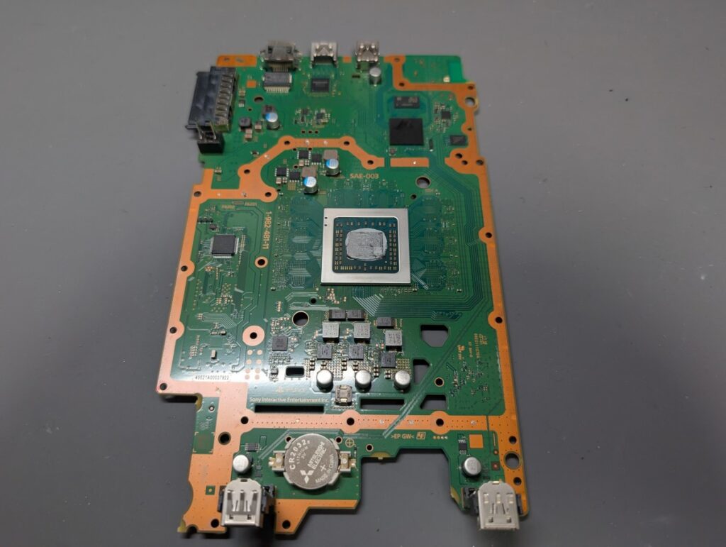 CUH-2200のメイン基板の写真