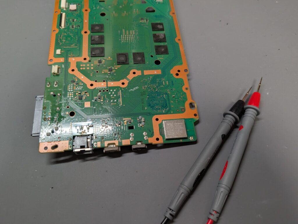 CUH-2200の基板点検時の写真