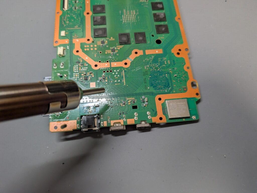 CUH-2200の基板修理時の写真